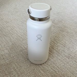 Exclusive Nordstrom Hydroflask Sandalwood